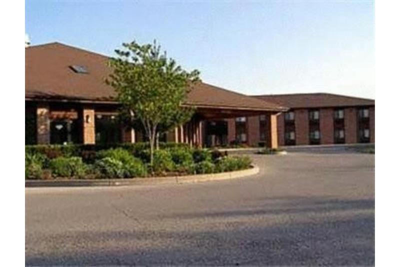 Capital O Amerihost Inn & Suites Fulton Hwy 54 MO