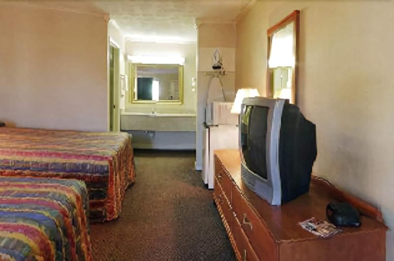 Red Roof Inn Jacksonville, AL image