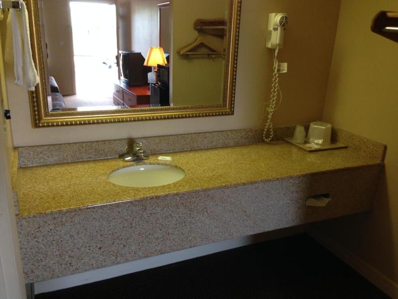 Red Roof Inn Jacksonville, AL image