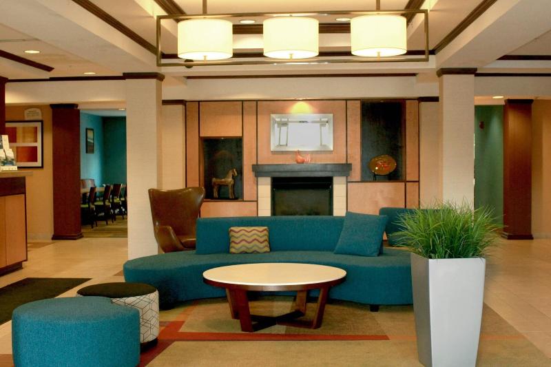 Fairfield Inn Suites By Marriott Fairmont image