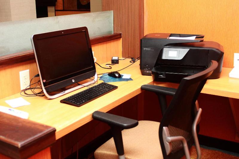 Fairfield Inn Suites By Marriott Fairmont image