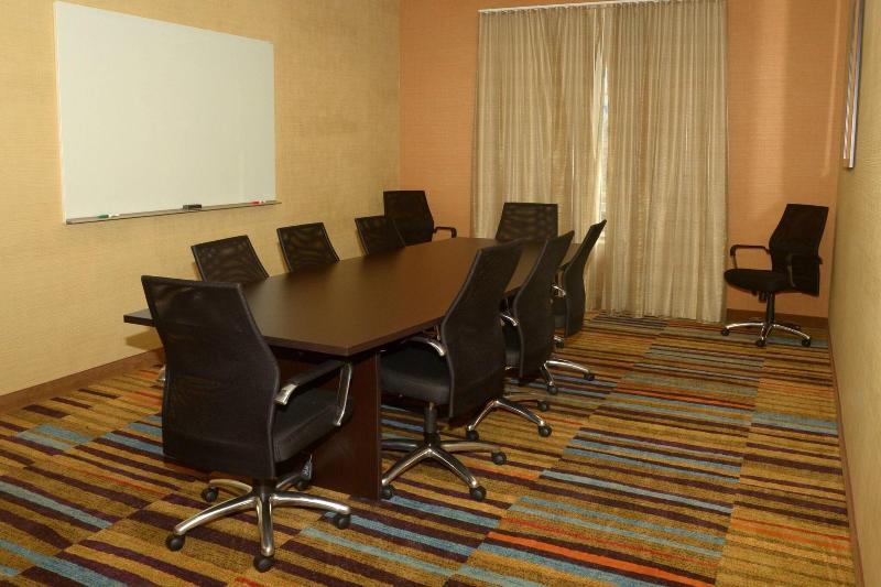 Fairfield Inn Suites By Marriott Fairmont image