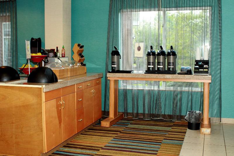 Fairfield Inn Suites By Marriott Fairmont image