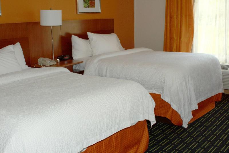 Fairfield Inn Suites By Marriott Fairmont image