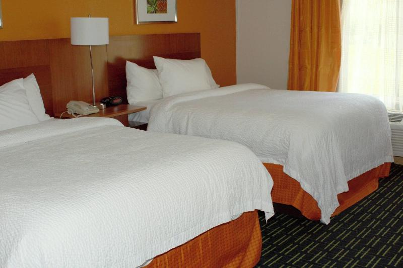 Fairfield Inn Suites By Marriott Fairmont image