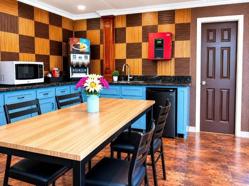 Economy Lodge