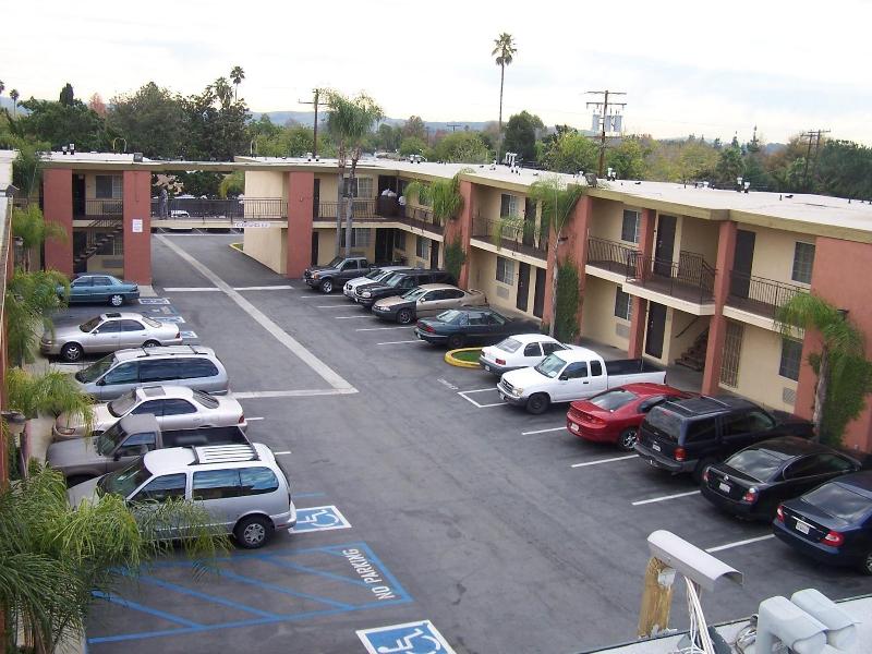 American Inn Suites