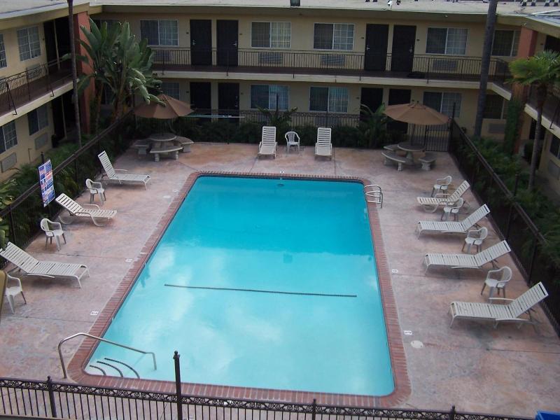 American Inn Suites