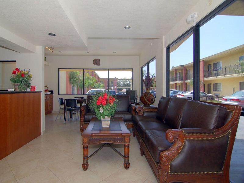 American Inn Suites