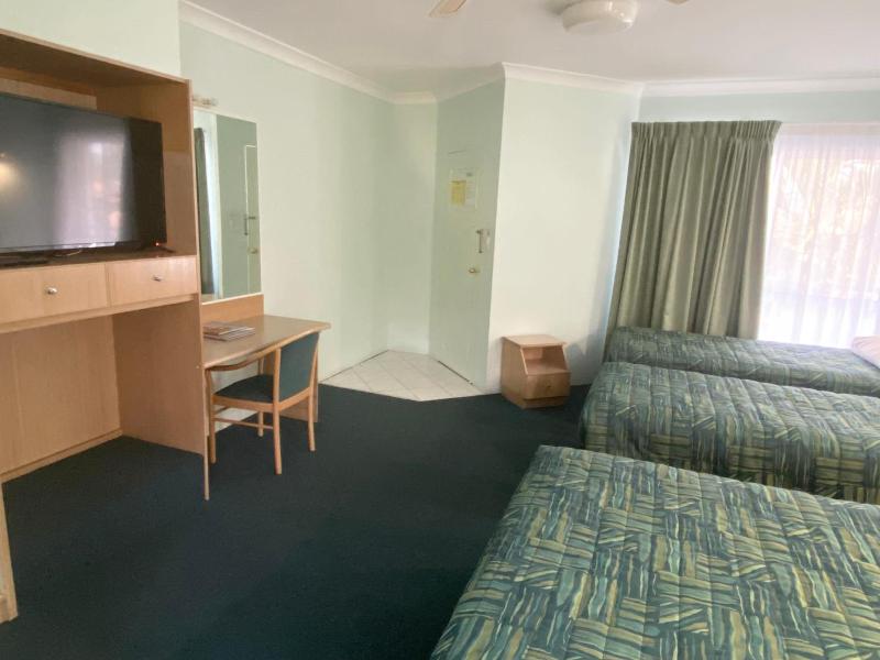 Runaway Bay Motor Inn
