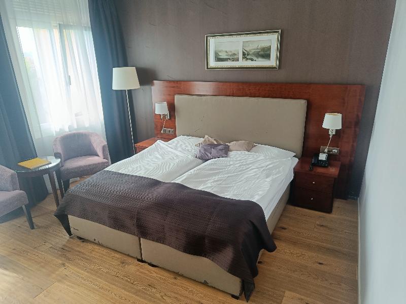 Romantik Hotel Beau Rivage image
