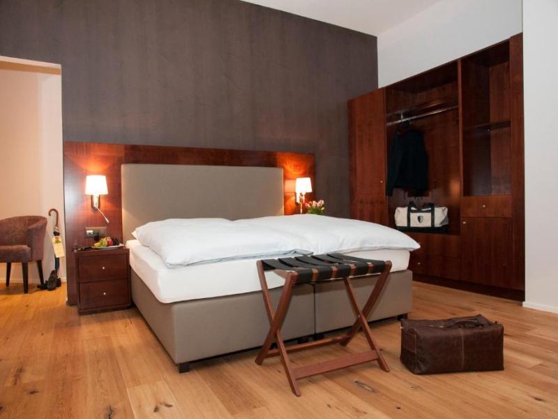 Romantik Hotel Beau Rivage image