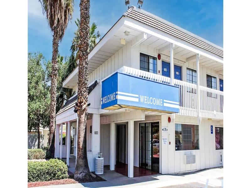 Motel 6 Coalinga, CA - East — general view