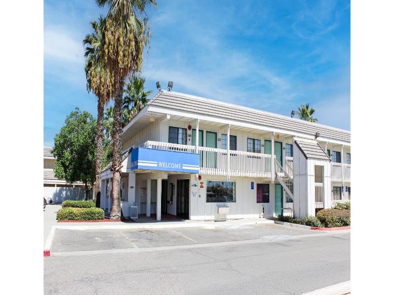 Motel 6 Coalinga, CA - East — general view
