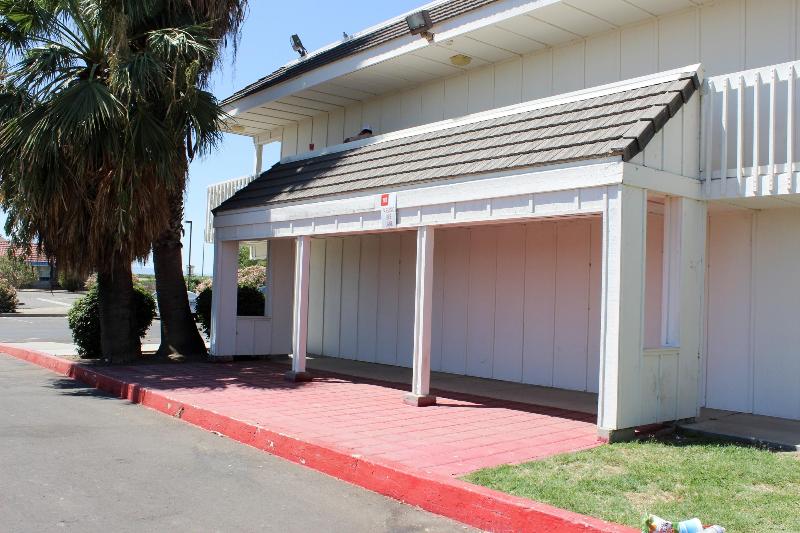 Motel 6 Coalinga, CA - East image