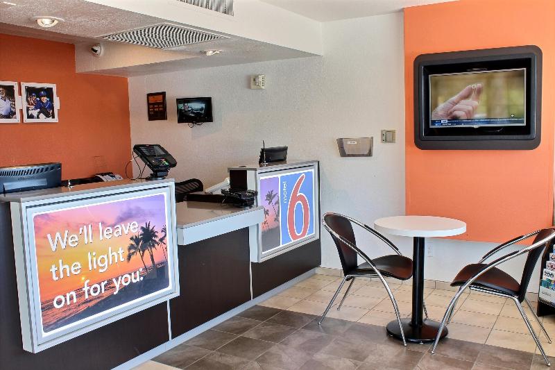 Motel 6 Coalinga, CA - East image