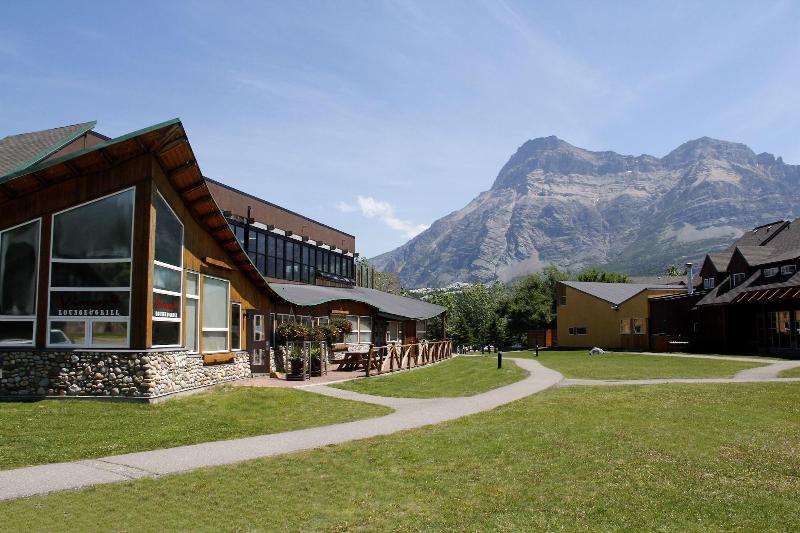 Waterton Lakes Lodge Resort