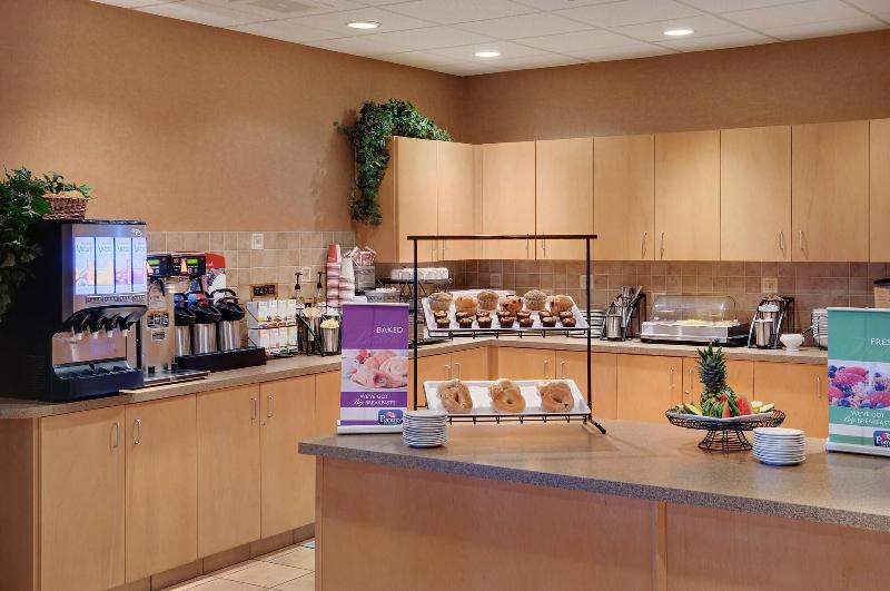 Pomeroy Inn Suites Hotel Dawson Creek image
