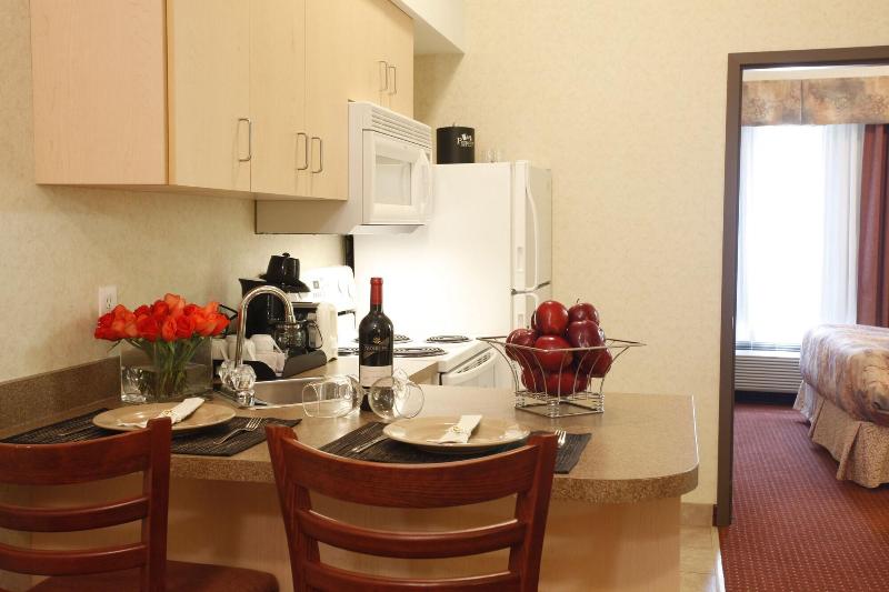 Pomeroy Inn Suites Hotel Dawson Creek image