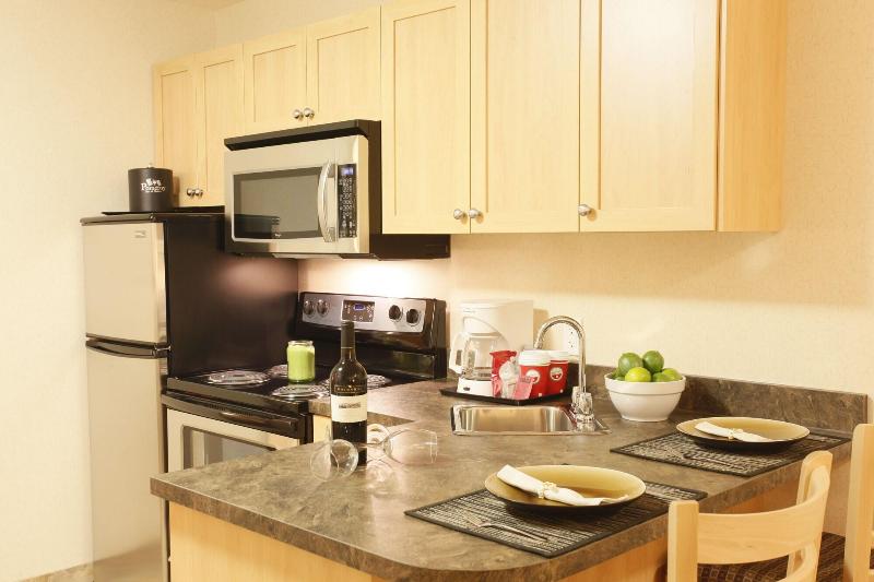 Pomeroy Inn Suites Hotel Dawson Creek image