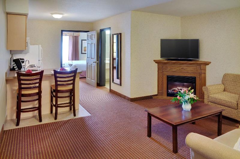 Pomeroy Inn Suites Hotel Dawson Creek image