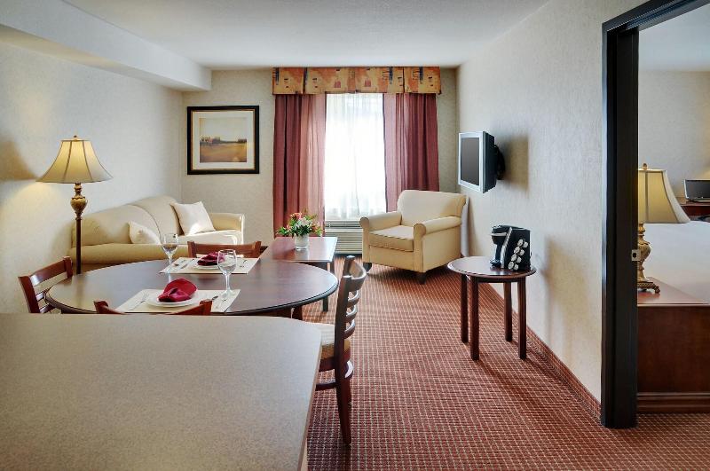 Pomeroy Inn Suites Hotel Dawson Creek image