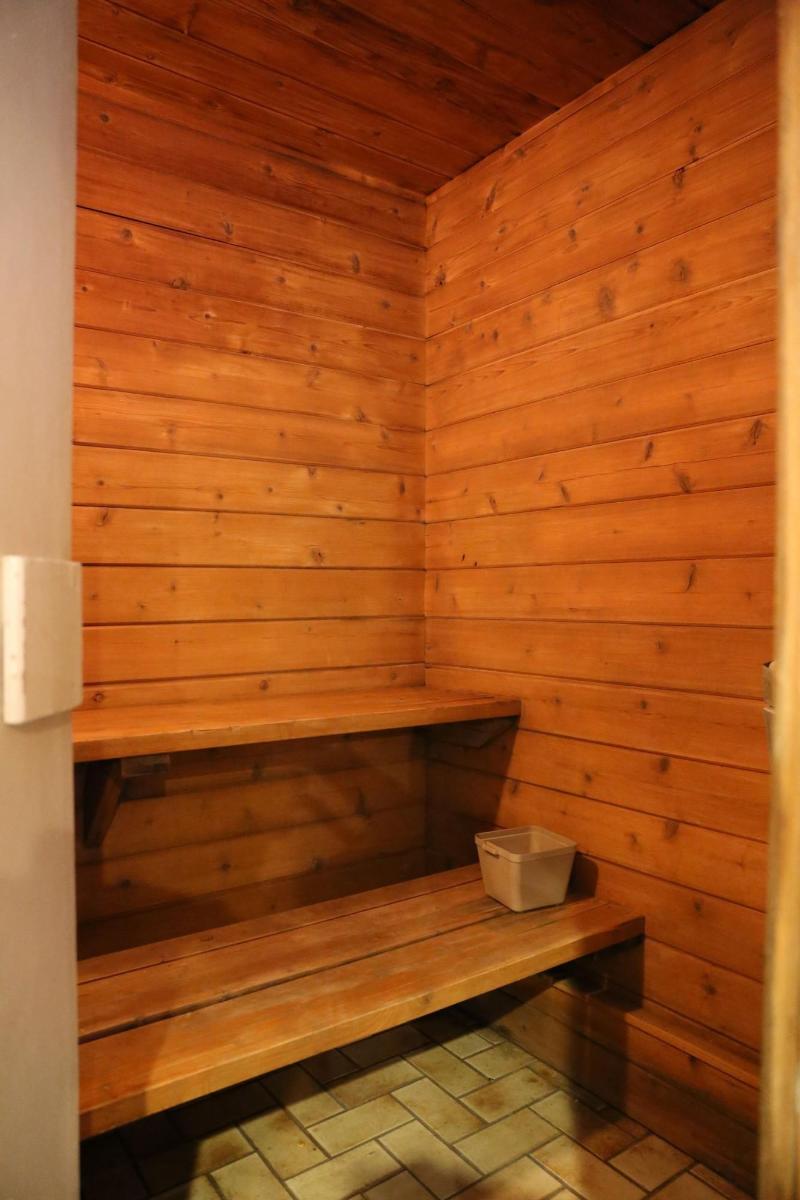 Tamarack Motor Inn image