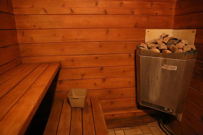 Tamarack Motor Inn image