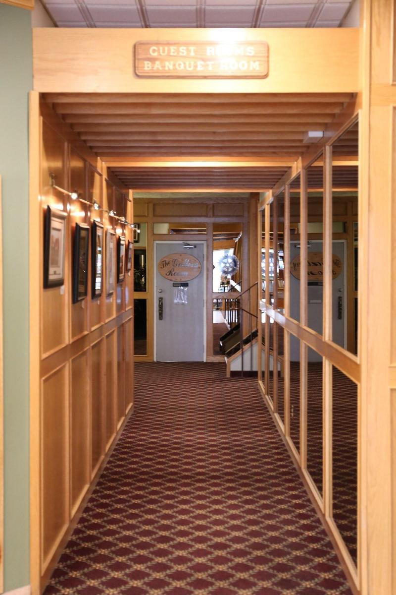 Tamarack Motor Inn image