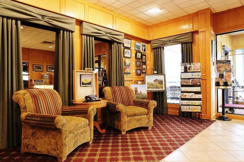 Tamarack Motor Inn image