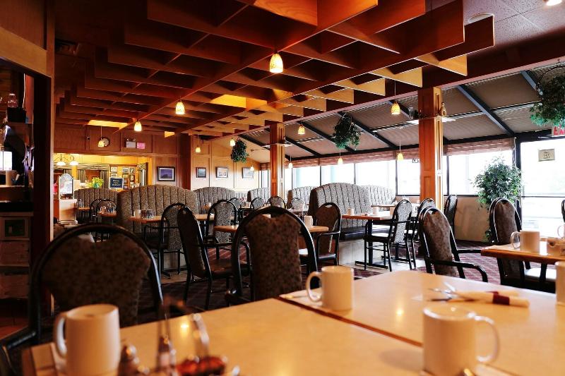 Tamarack Motor Inn image