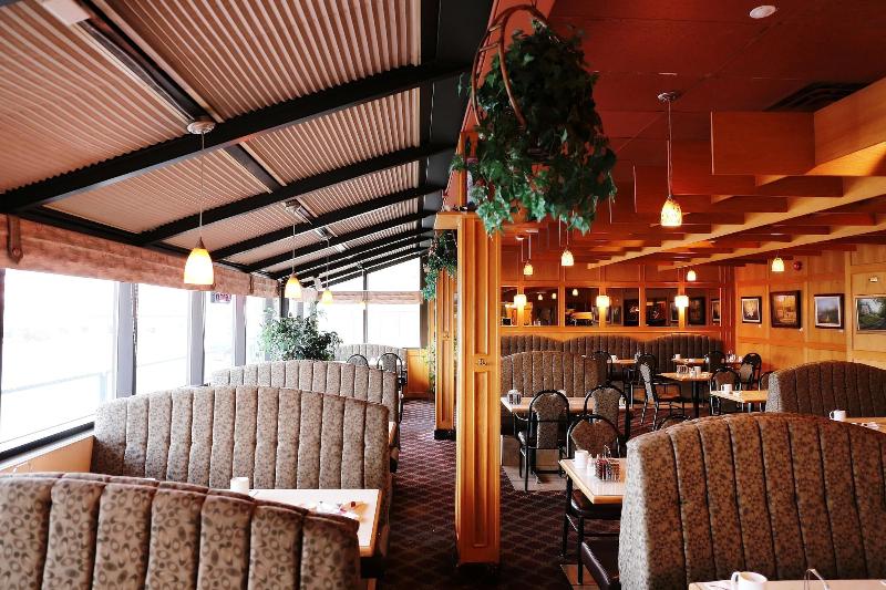 Tamarack Motor Inn image