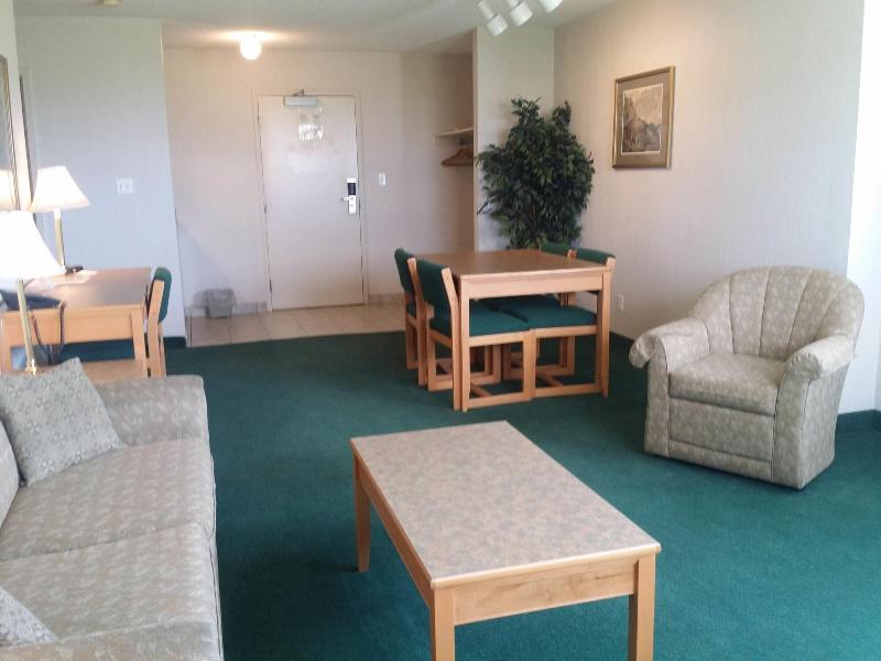 Tamarack Motor Inn image
