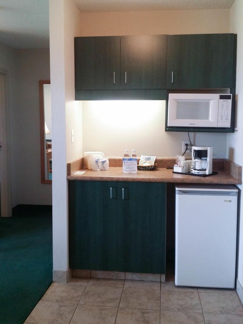 Tamarack Motor Inn image
