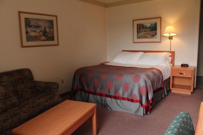Tamarack Motor Inn image