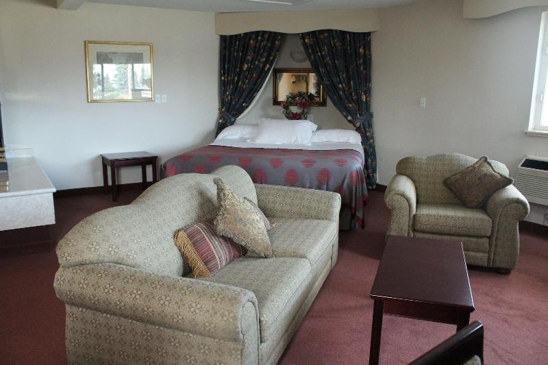 Tamarack Motor Inn image