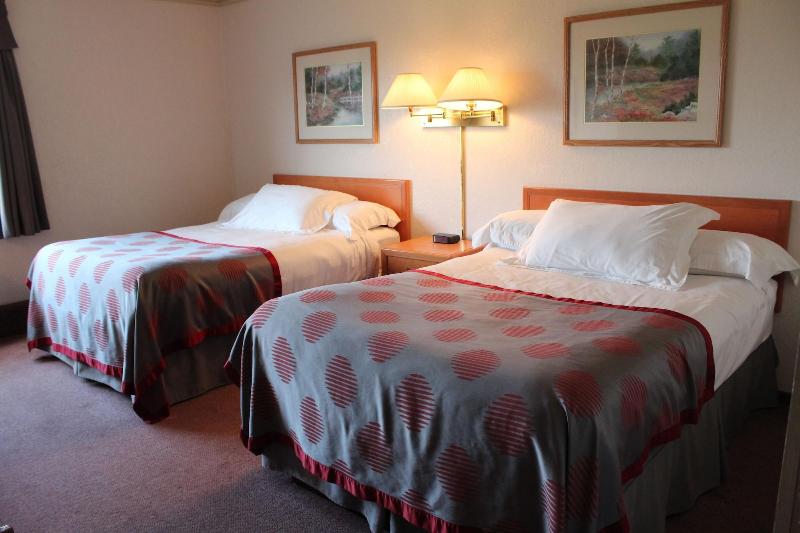 Tamarack Motor Inn image