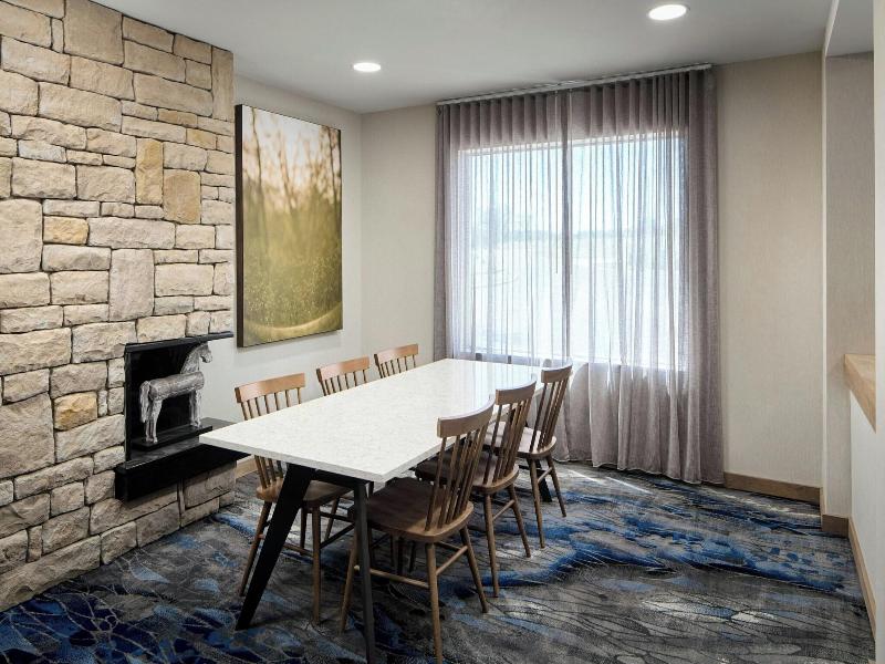 Fairfield Inn Suites Cleveland Avon image