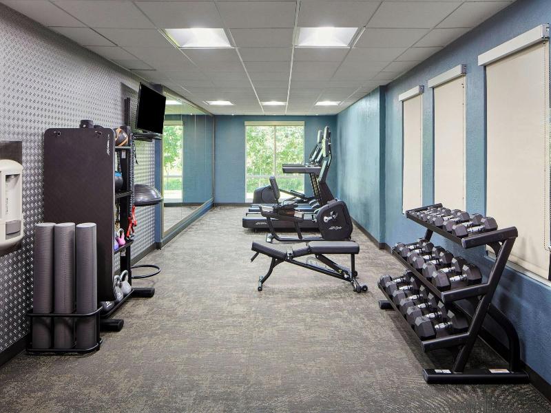 Fairfield Inn Suites Cleveland Avon image