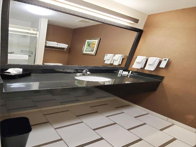 Fairfield Inn Suites Cleveland Avon image
