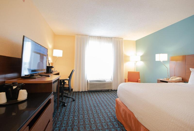 Fairfield Inn Suites Cleveland Avon image