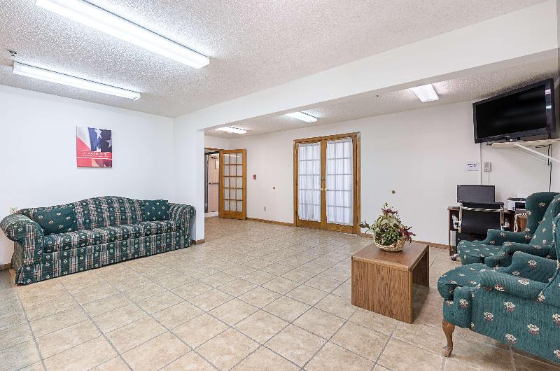 Motel 6 Kewanee image