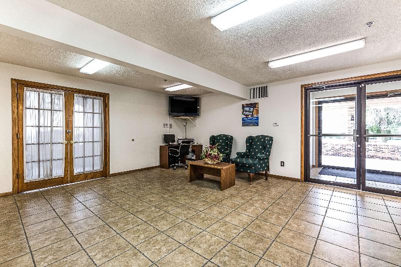 Motel 6 Kewanee image