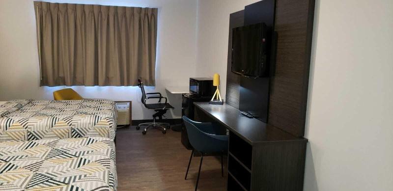 Motel 6 Kewanee image 2