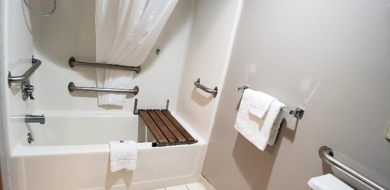 Motel 6 Kewanee image