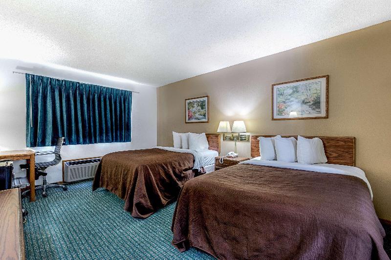 Motel 6 Kewanee image