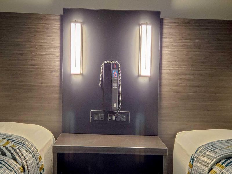 Motel 6 Kewanee image