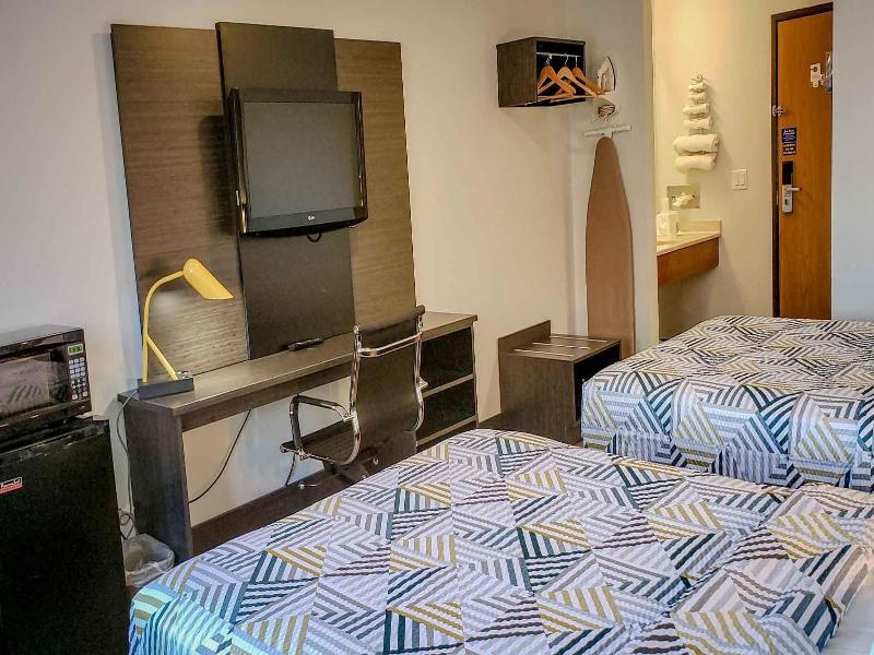 Motel 6 Kewanee image