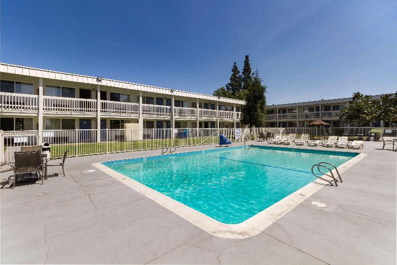 Motel 6 Claremont, CA image