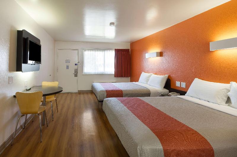 Motel 6 Claremont, CA image